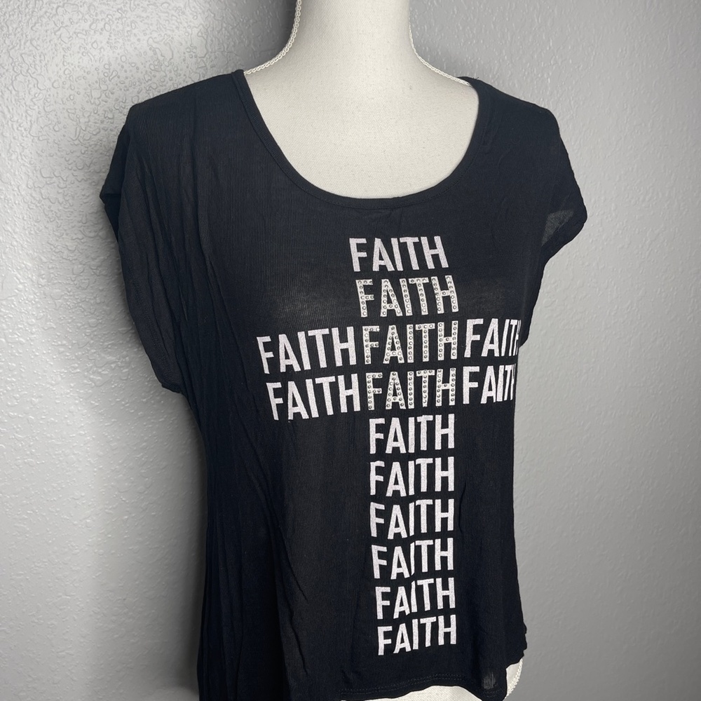 Black t-shirt with Christian cross graphic created worth Faith size‎ Large - Picture 5 of 6